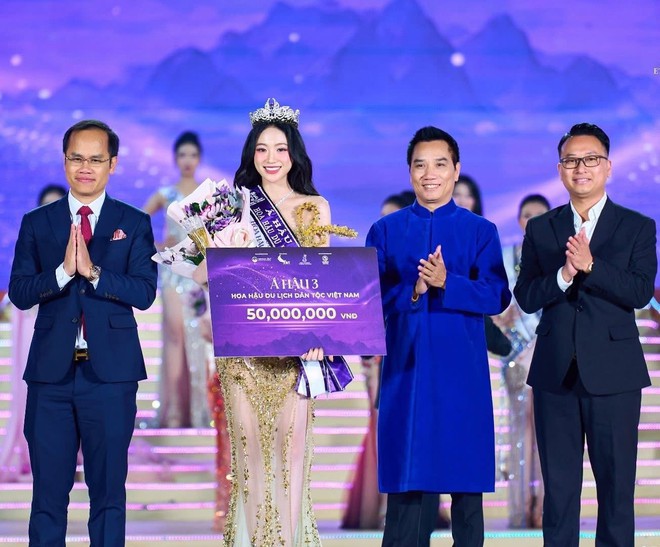 Nhan sắc người đẹp Thanh Hóa vừa đăng quang Á hậu 3 Hoa hậu Du lịch Dân tộc Việt Nam- Ảnh 3.