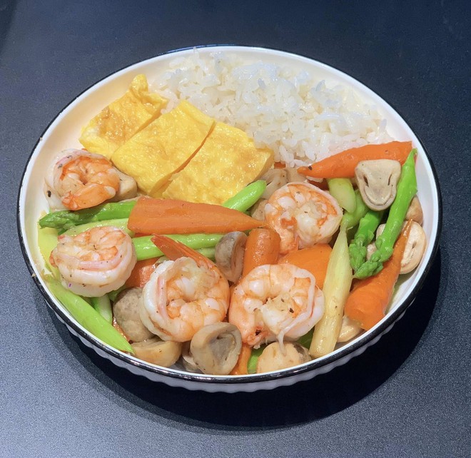 Mẹ Hà Nội khoe thực đơn giảm cân mà chị em lướt đi lướt lại không lối thoát: Đây là đĩa cơm healthy mà đẹp nhất từng thấy!- Ảnh 17.