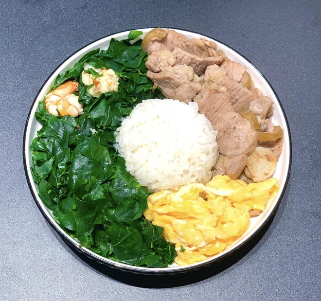 Mẹ Hà Nội khoe thực đơn giảm cân mà chị em lướt đi lướt lại không lối thoát: Đây là đĩa cơm healthy mà đẹp nhất từng thấy!- Ảnh 13.