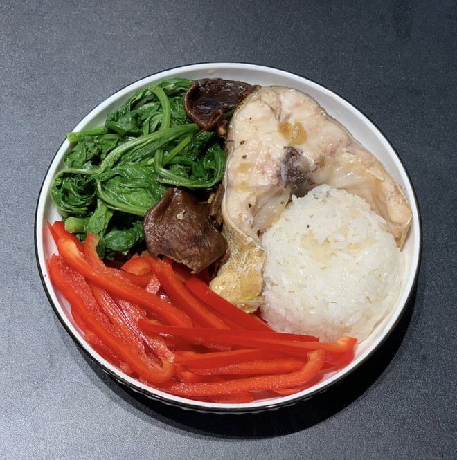 Mẹ Hà Nội khoe thực đơn giảm cân mà chị em lướt đi lướt lại không lối thoát: Đây là đĩa cơm healthy mà đẹp nhất từng thấy!- Ảnh 8.