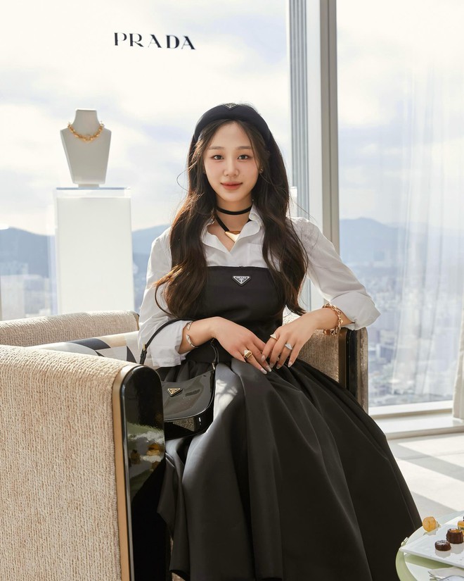 Thiên kim tiểu thư là bạn thân của công chúa Kpop: Visual tri thức nổi bật trong dàn chaebol- Ảnh 13. Thiên kim tiểu thư là bạn thân của công chúa Kpop: Visual tri thức nổi bật trong dàn chaebol- Ảnh 13.