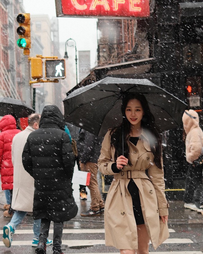 Thiên kim tiểu thư là bạn thân của công chúa Kpop: Visual tri thức nổi bật trong dàn chaebol- Ảnh 19. Thiên kim tiểu thư là bạn thân của công chúa Kpop: Visual tri thức nổi bật trong dàn chaebol- Ảnh 19.