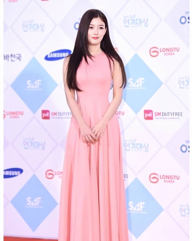Kim Yoo Jung hãy mang điều này ra đời thực- Ảnh 18. Kim Yoo Jung hãy mang điều này ra đời thực- Ảnh 18.