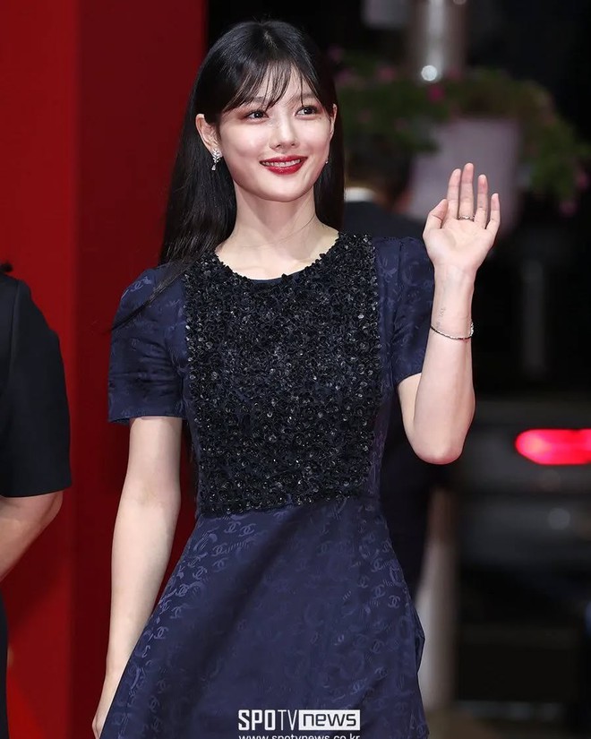 Kim Yoo Jung hãy mang điều này ra đời thực- Ảnh 19. Kim Yoo Jung hãy mang điều này ra đời thực- Ảnh 19.