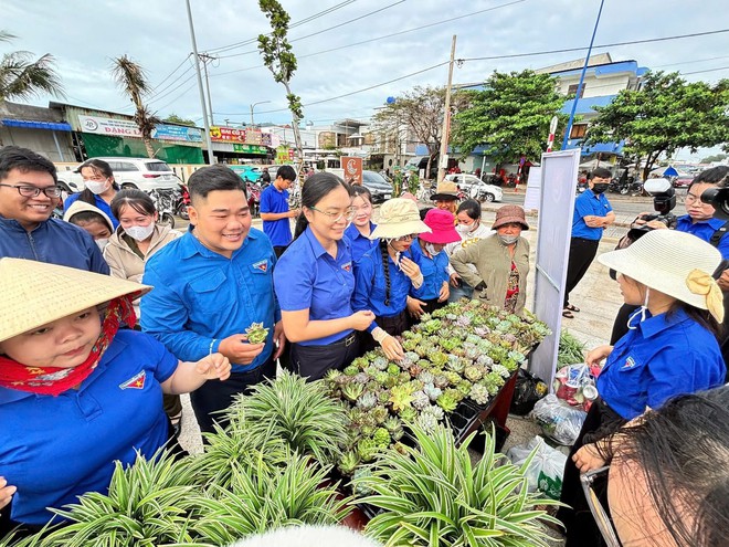 Dấu ấn “Xanh” của tuổi trẻ TP. Hồ Chí Minh tại Phước Hải: Lan tỏa Ngày Chủ nhật xanh lần thứ 163- Ảnh 4.