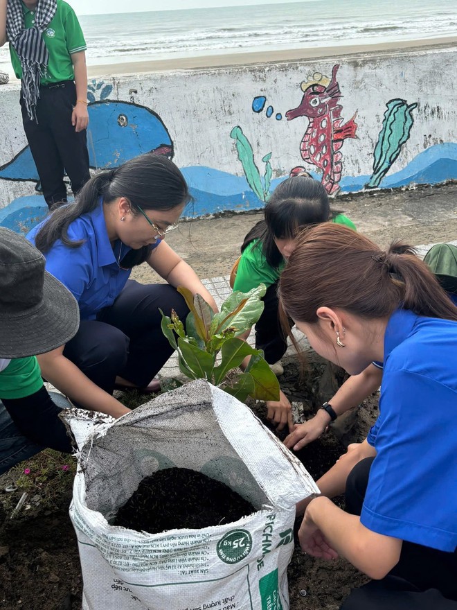 Dấu ấn “Xanh” của tuổi trẻ TP. Hồ Chí Minh tại Phước Hải: Lan tỏa Ngày Chủ nhật xanh lần thứ 163- Ảnh 7.