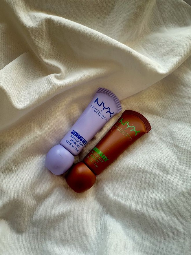 Son 250k của NYX gây sốt: Son vừa lì vừa dưỡng, ít nhăn môi, xinh từ bảng màu tới vỏ- Ảnh 5. Son 250k của NYX gây sốt: Son vừa lì vừa dưỡng, ít nhăn môi, xinh từ bảng màu tới vỏ- Ảnh 5.