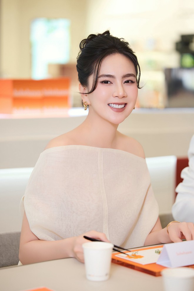 MC Mai Ngọc lấy lại cơ bụng số 11 chỉ sau 7 tháng sinh con: Ngày nào cũng dành 30 phút làm 1 việc tại nhà để ai nấy nhìn cũng tấm tắc như chưa từng sinh đẻ!- Ảnh 2.