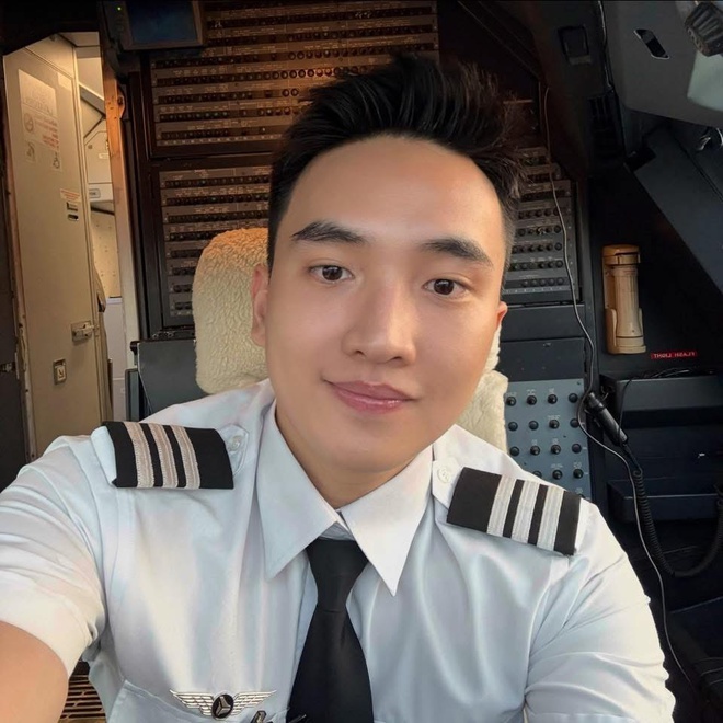 Chàng shipper quê mùa trong "Cưới vợ cho cha": Đời thực là phi công, cực điển trai- Ảnh 2.