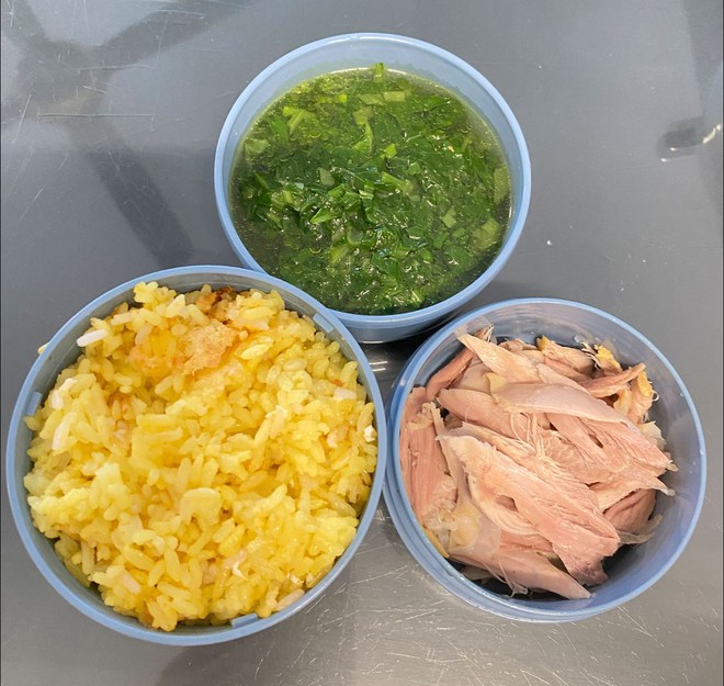 Mẹ Hưng Yên 6h30 sáng dậy làm cơm hộp cho con mang tới trường: Nhìn thôi đã thấy đúng chuẩn 