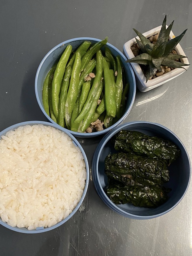 Mẹ Hưng Yên 6h30 sáng dậy làm cơm hộp cho con mang tới trường: Nhìn thôi đã thấy đúng chuẩn 