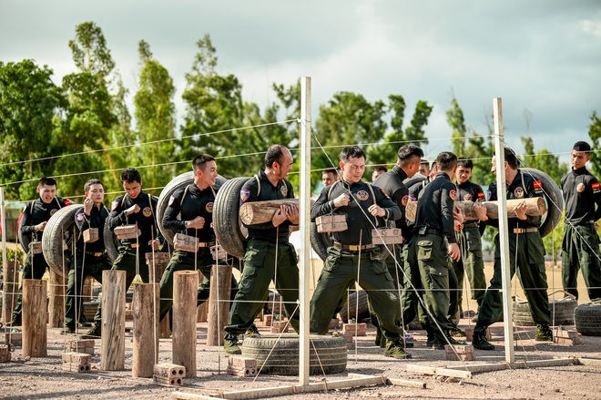 Tiến Luật "lỗ nặng" khi tham gia "Chiến sĩ quả cảm", tiết lộ mối quan hệ với MONO- Ảnh 2.