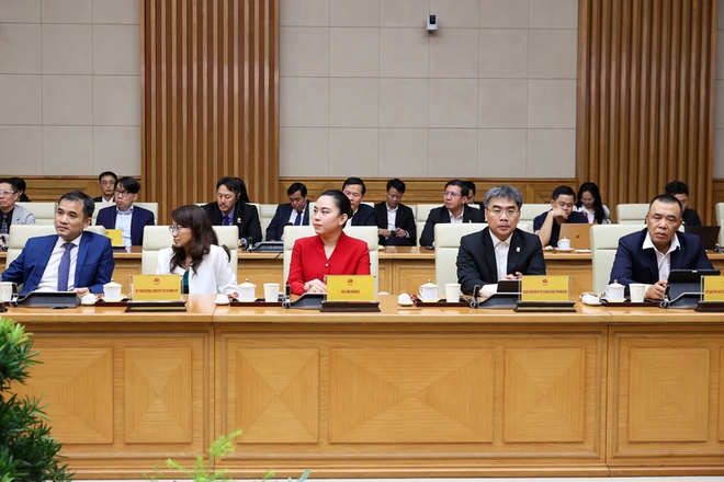 Thủ tướng: Việt Nam phấn đấu c&oacute; nh&agrave; m&aacute;y chip b&aacute;n dẫn đầu ti&ecirc;n trong năm 2026- Ảnh 12.