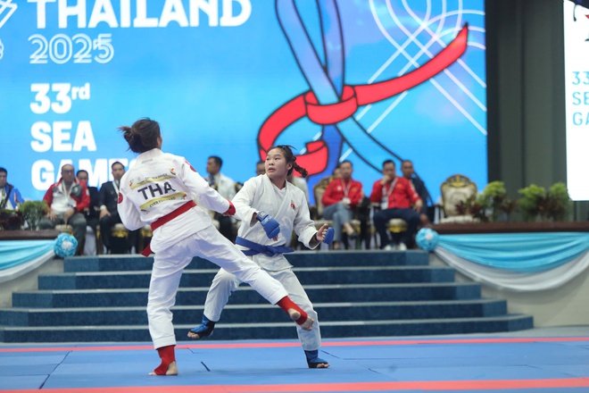 C&ocirc; b&eacute; 19 tuổi Phụng M&ugrave;i Nh&igrave;nh &ocirc;m mặt kh&oacute;c nức nở khi tuột mất HCV SEA Games- Ảnh 2.