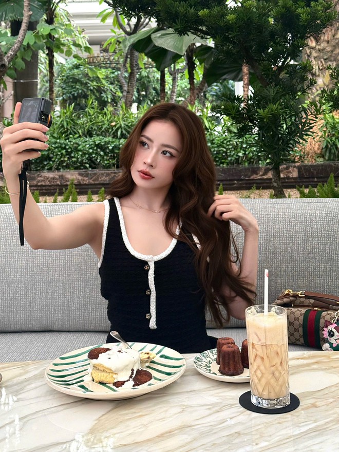 Hot girl Việt duy nhất qua Trung Quốc bán phở, ở Việt Nam có penthouse hơn 100 tỷ, yêu ai vẫn là 1 ẩn số- Ảnh 10. Hot girl Việt duy nhất qua Trung Quốc bán phở, ở Việt Nam có penthouse hơn 100 tỷ, yêu ai vẫn là 1 ẩn số- Ảnh 10.