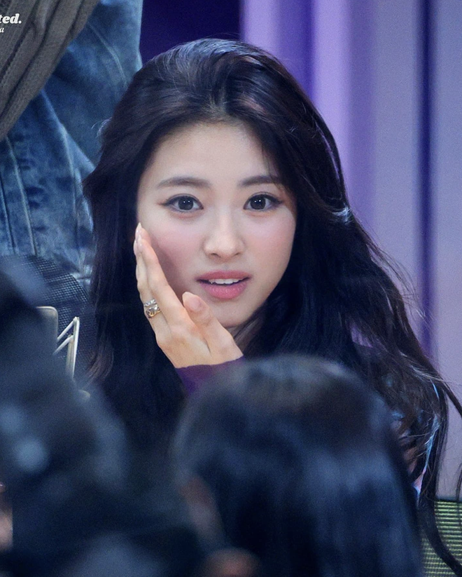 9 giây lộ mặt mộc khiến gái xinh 2K5 được so với cả Song Hye Kyo lẫn Kim Tae Hee- Ảnh 4. 9 giây lộ mặt mộc khiến gái xinh 2K5 được so với cả Song Hye Kyo lẫn Kim Tae Hee- Ảnh 4.