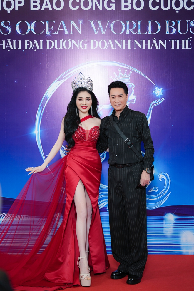 Ca sĩ Nguyễn Hưng tiết lộ ti&ecirc;u ch&iacute; chấm thi hoa hậu: "Phải đẹp to&agrave;n diện"- Ảnh 1.