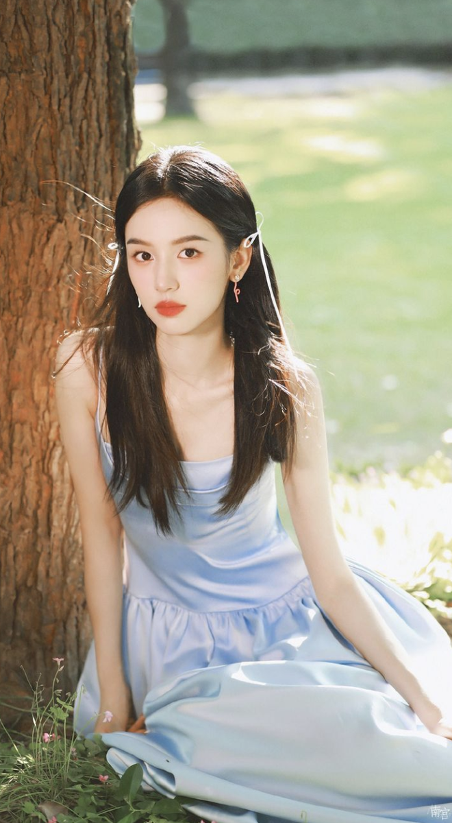 Đại sứ để chân trần giữa thời tiết âm 3 độ C, Dior hưởng lợi- Ảnh 18. Đại sứ để chân trần giữa thời tiết âm 3 độ C, Dior hưởng lợi- Ảnh 18.