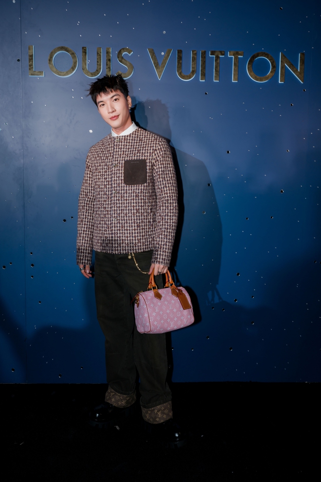 D&agrave;n sao Vbiz "đổ bộ" đại tiệc thời trang cuối năm: Sự giao thoa b&ugrave;ng nổ của ba vũ trụ giải tr&iacute;- Ảnh 1.