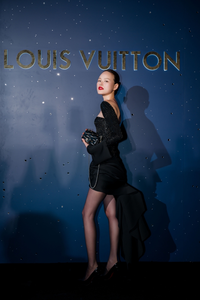 D&agrave;n sao Vbiz "đổ bộ" đại tiệc thời trang cuối năm: Sự giao thoa b&ugrave;ng nổ của ba vũ trụ giải tr&iacute;- Ảnh 16.