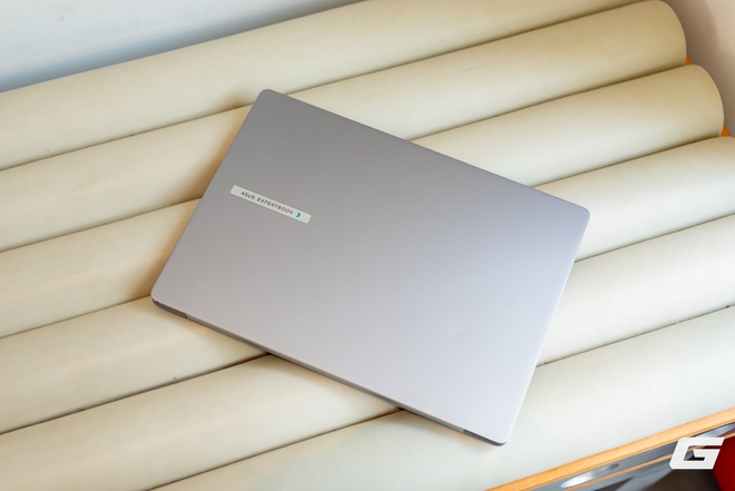 Trải nghiệm ASUS ExpertBook P5: Đẹp bền chuẩn doanh nghiệp, thêm nhiều tính năng AI thông minh phục vụ công việc, giá chưa đến 30 triệu- Ảnh 10. Trải nghiệm ASUS ExpertBook P5: Đẹp bền chuẩn doanh nghiệp, thêm nhiều tính năng AI thông minh phục vụ công việc, giá chưa đến 30 triệu- Ảnh 10.