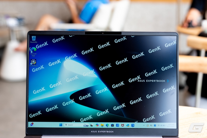 Trải nghiệm ASUS ExpertBook P5: Đẹp bền chuẩn doanh nghiệp, thêm nhiều tính năng AI thông minh phục vụ công việc, giá chưa đến 30 triệu- Ảnh 8. Trải nghiệm ASUS ExpertBook P5: Đẹp bền chuẩn doanh nghiệp, thêm nhiều tính năng AI thông minh phục vụ công việc, giá chưa đến 30 triệu- Ảnh 8.