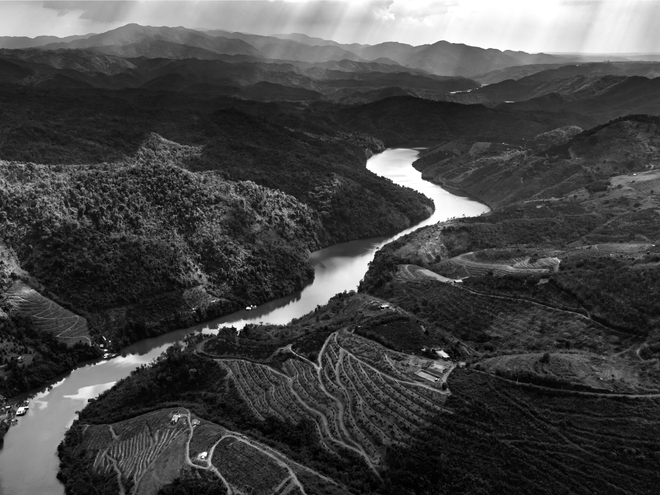 Triển lãm Nắng: Khi ánh sáng không chỉ chiếu rọi cảnh vật, mà còn rọi sâu vào tâm trí- Ảnh 3.