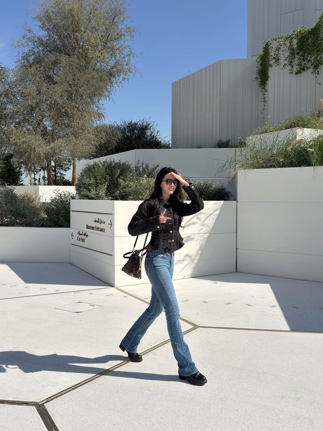 Lưu Diệc Phi d&aacute;ng chuẩn cỡ n&agrave;o, nh&igrave;n c&aacute;ch diện quần mới nhất l&agrave; biết!- Ảnh 3.