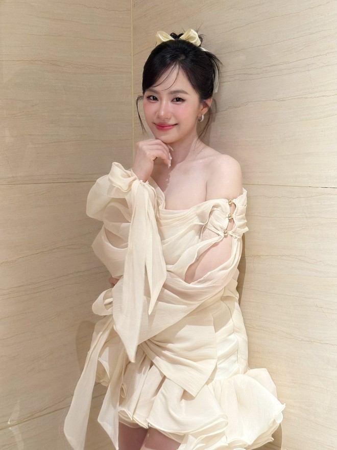 Lương B&iacute;ch Hữu lộ ảnh mới tốt nghiệp đại học ở tuổi 41, CĐM thốt l&ecirc;n trẻ hơn cả sinh vi&ecirc;n: B&iacute; quyết "chống gi&agrave;" g&oacute;i gọn trong 4 từ lần nữa dậy s&oacute;ng- Ảnh 10.