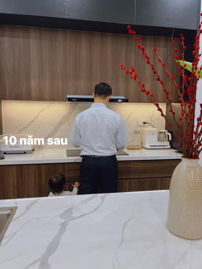 Hình ảnh 10 năm trước và hiện tại của một ông chồng gây bão MXH, đọc những dòng người vợ tâm sự còn bất ngờ hơn- Ảnh 2. Hình ảnh 10 năm trước và hiện tại của một ông chồng gây bão MXH, đọc những dòng người vợ tâm sự còn bất ngờ hơn- Ảnh 2.