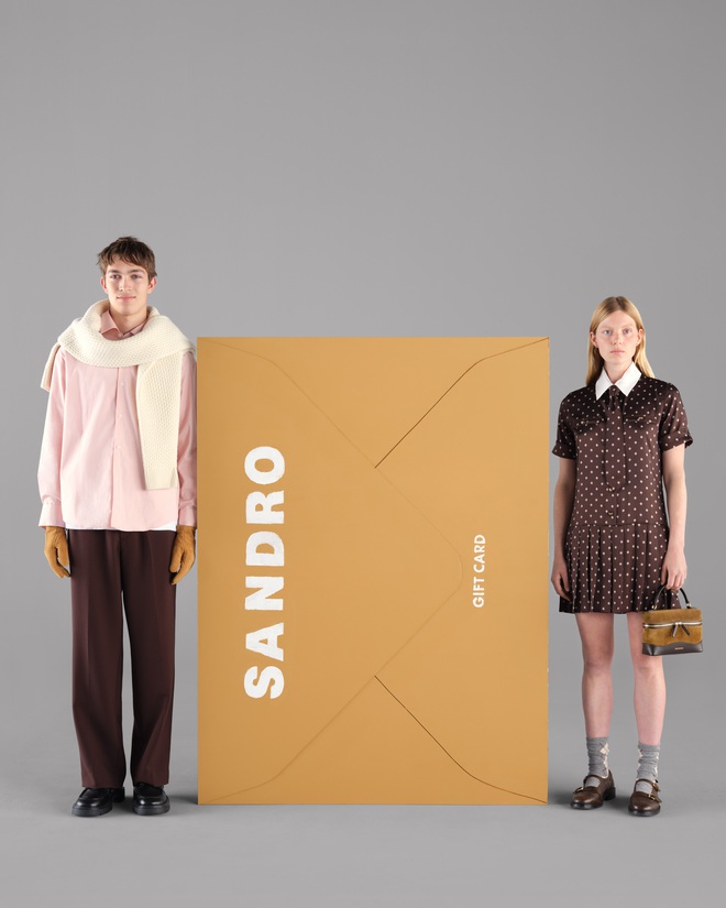 Thanh lịch kiểu Ph&aacute;p trong kh&ocirc;ng kh&iacute; lễ hội: SANDRO Holiday 2025 tr&igrave;nh l&agrave;ng- Ảnh 9.