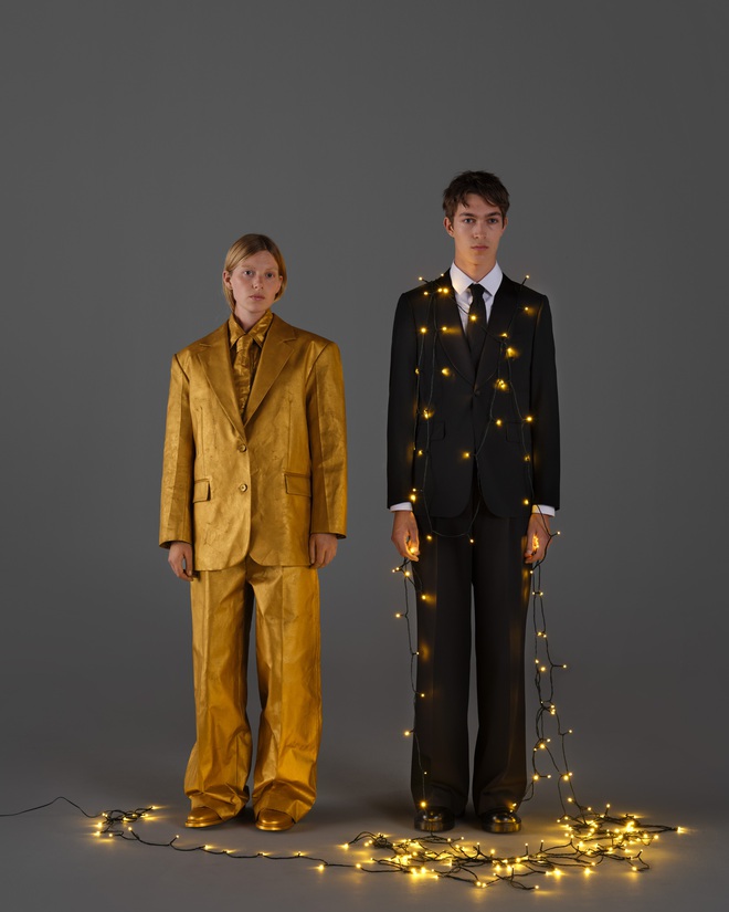 Thanh lịch kiểu Ph&aacute;p trong kh&ocirc;ng kh&iacute; lễ hội: SANDRO Holiday 2025 tr&igrave;nh l&agrave;ng- Ảnh 11.