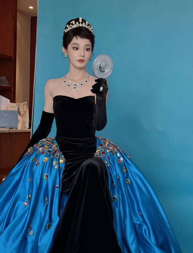 Cực h&igrave;nh đi thảm đỏ của mỹ nh&acirc;n Cbiz- Ảnh 5.