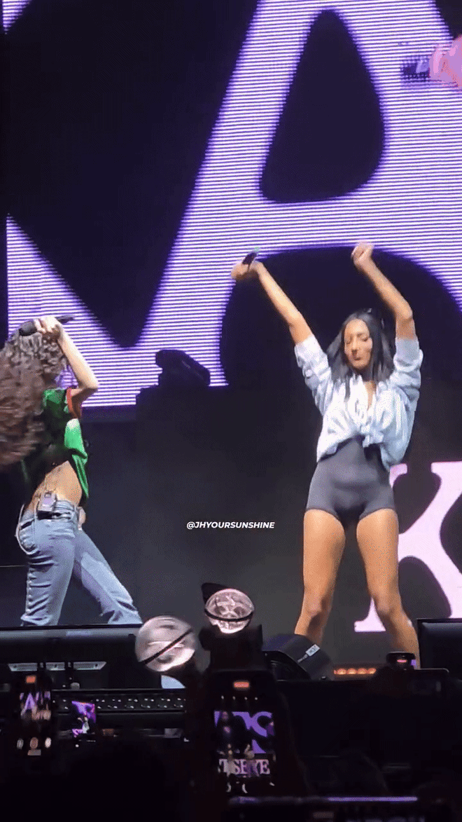 Chiếc bụng ỏng lạ chưa từng thấy của nữ idol nh&oacute;m nhạc hot to&agrave;n cầu- Ảnh 1.