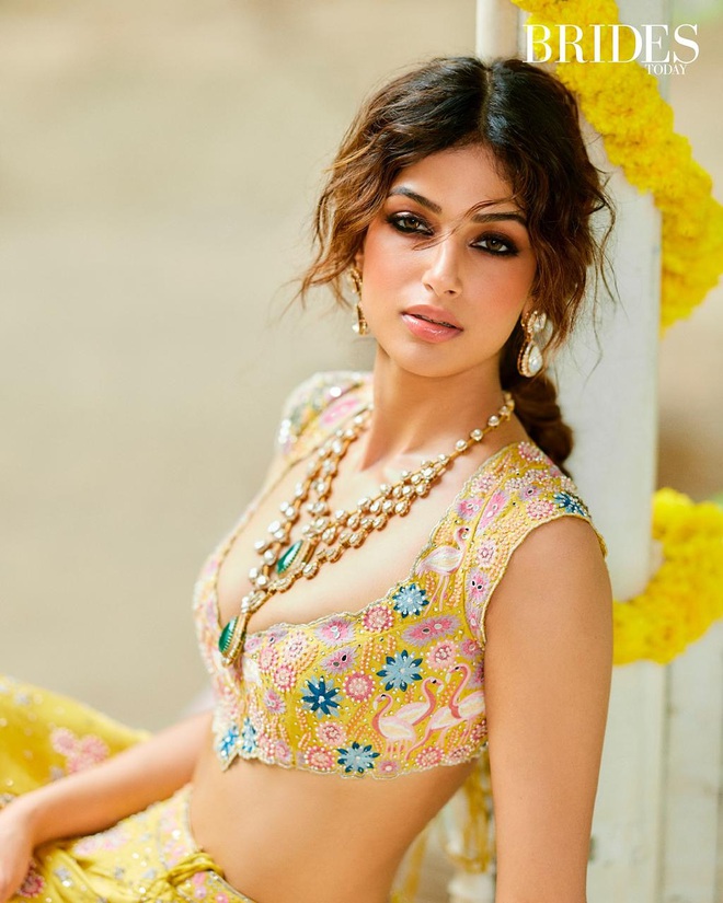 Miss Universe đẹp chấn động hậu giảm c&acirc;n, đến c&uacute; vấp cũng sexy lịm người- Ảnh 16.