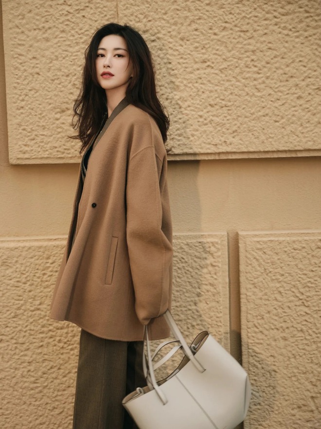 Tuần lễ Gi&aacute;ng sinh (22/12 - 28/12): 12 con gi&aacute;p mặc m&agrave;u g&igrave; để "h&uacute;t trọn" may mắn, đ&oacute;n m&ugrave;a lễ hội tưng bừng?- Ảnh 5.