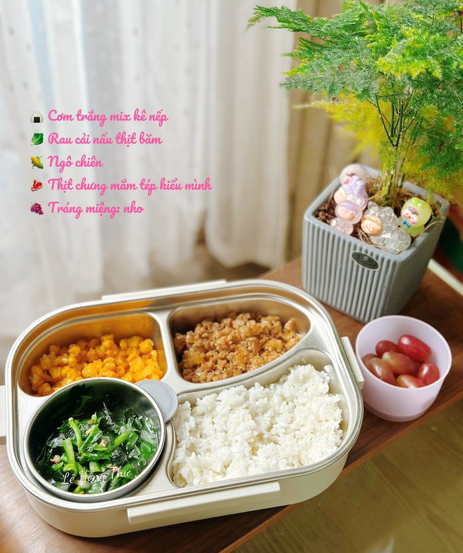 2 em b&eacute; h&ocirc;m n&agrave;o cũng h&aacute;o hức, mong đợi đến giờ nghỉ trưa để kh&aacute;m ph&aacute; b&iacute; mật "h&ocirc;m nay mẹ cho ăn m&oacute;n g&igrave;"?- Ảnh 5.