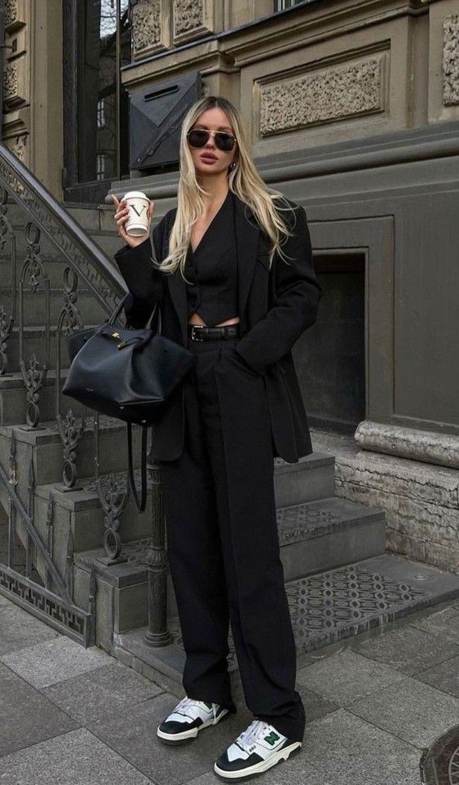 3 gam màu mùa đông giúp bạn hết mặc quê nơi công sở- Ảnh 3. 3 gam màu mùa đông giúp bạn hết mặc quê nơi công sở- Ảnh 3.