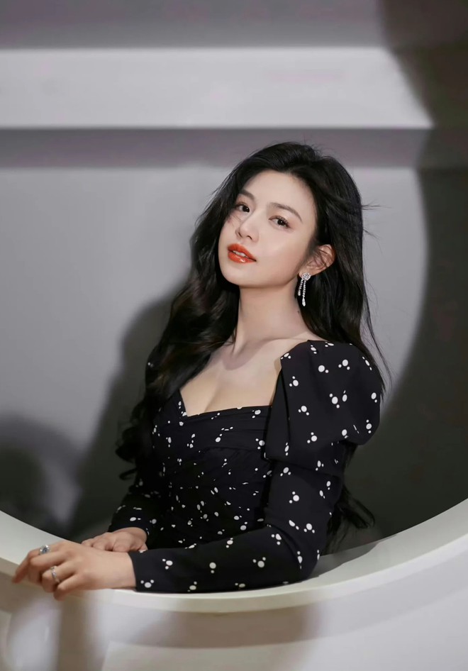 Trần đời chỉ có Trần Nghiên Hy 42 tuổi vẫn cân đẹp style công chúa và "trai ngoan" kém 19 tuổi- Ảnh 20.