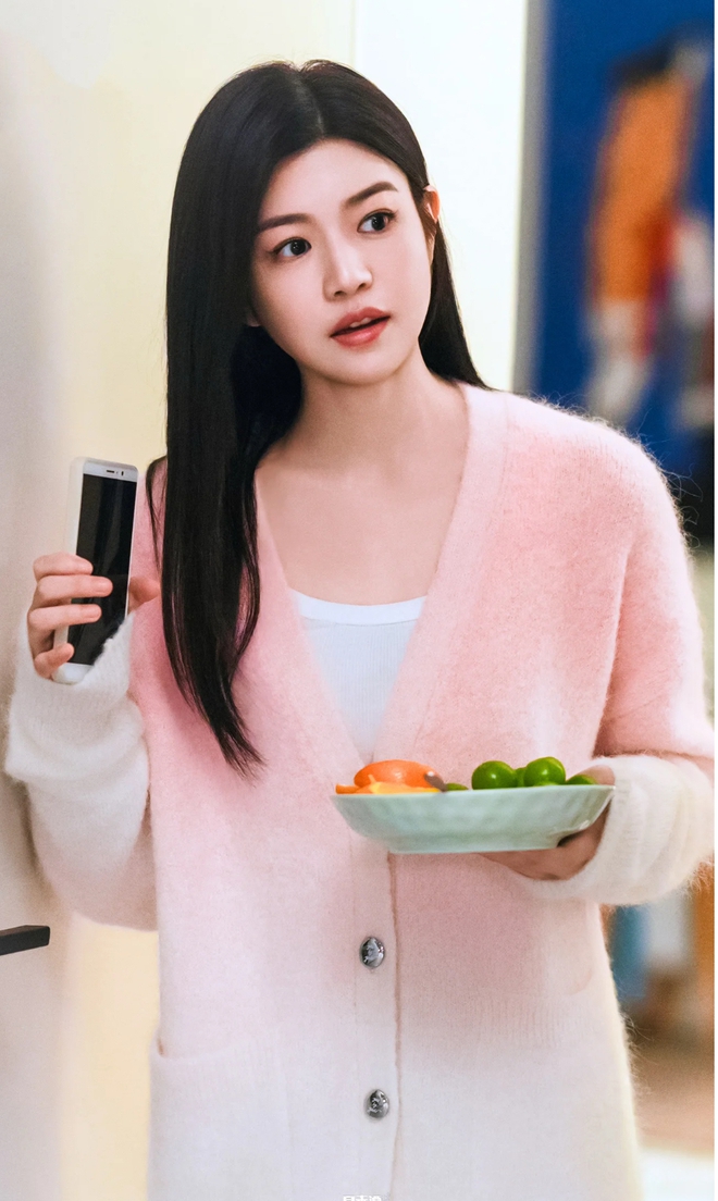 Trần đời chỉ có Trần Nghiên Hy 42 tuổi vẫn cân đẹp style công chúa và "trai ngoan" kém 19 tuổi- Ảnh 9.