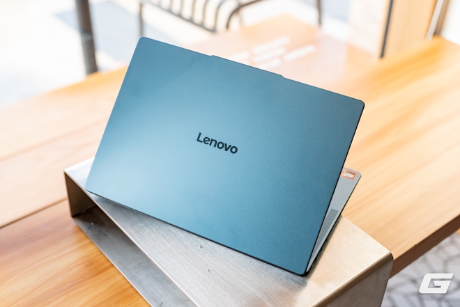 Trải nghiệm Lenovo Yoga Slim 7 Gen 10: Mỏng nhẹ, mạnh mẽ, &ldquo;đủ chuẩn&rdquo; AI PC cho d&acirc;n s&aacute;ng tạo, l&agrave;m việc- Ảnh 2.