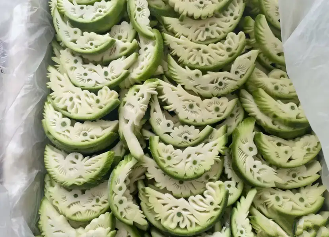 Mứt đi&ecirc;u khắc: Tuyệt đỉnh c&ocirc;ng phu cầm dao tỉa hoa tr&ecirc;n vỏ bưởi, biến thứ bỏ đi th&agrave;nh di sản nức tiếng- Ảnh 16.