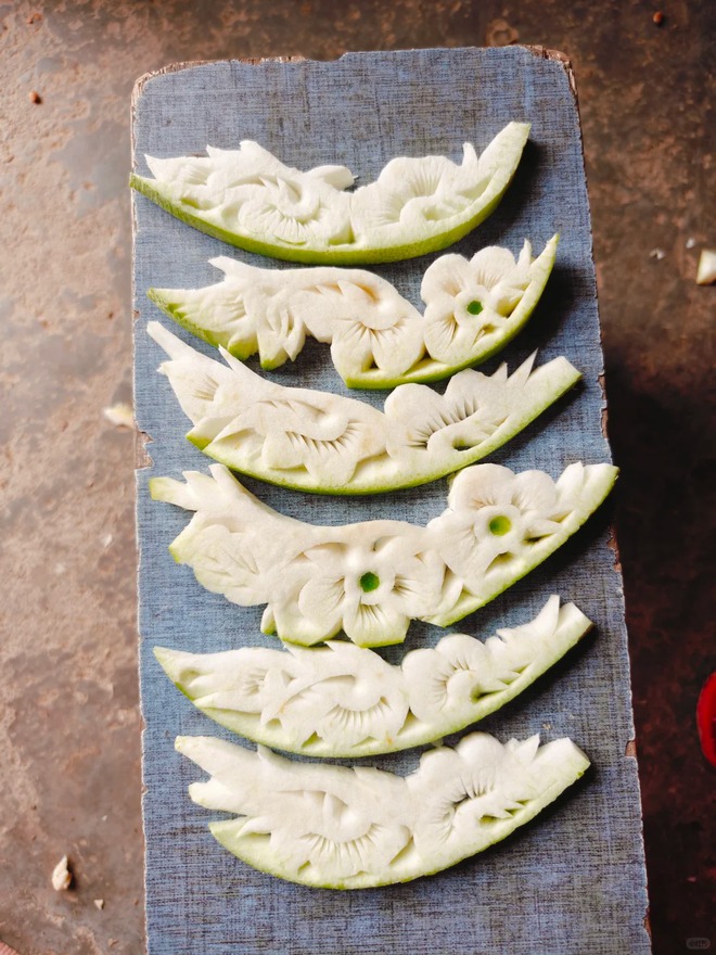 Mứt đi&ecirc;u khắc: Tuyệt đỉnh c&ocirc;ng phu cầm dao tỉa hoa tr&ecirc;n vỏ bưởi, biến thứ bỏ đi th&agrave;nh di sản nức tiếng- Ảnh 20.