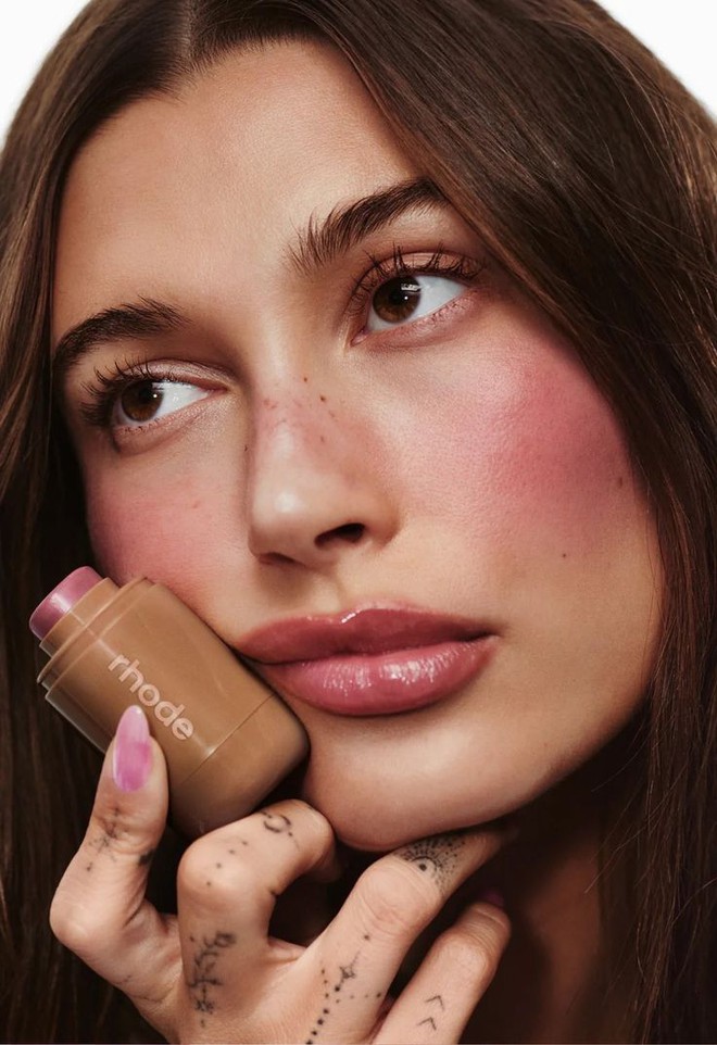 7 xu hướng làm đẹp nổi bật nhất năm 2025 do Vogue bình chọn- Ảnh 11. 7 xu hướng làm đẹp nổi bật nhất năm 2025 do Vogue bình chọn- Ảnh 11.