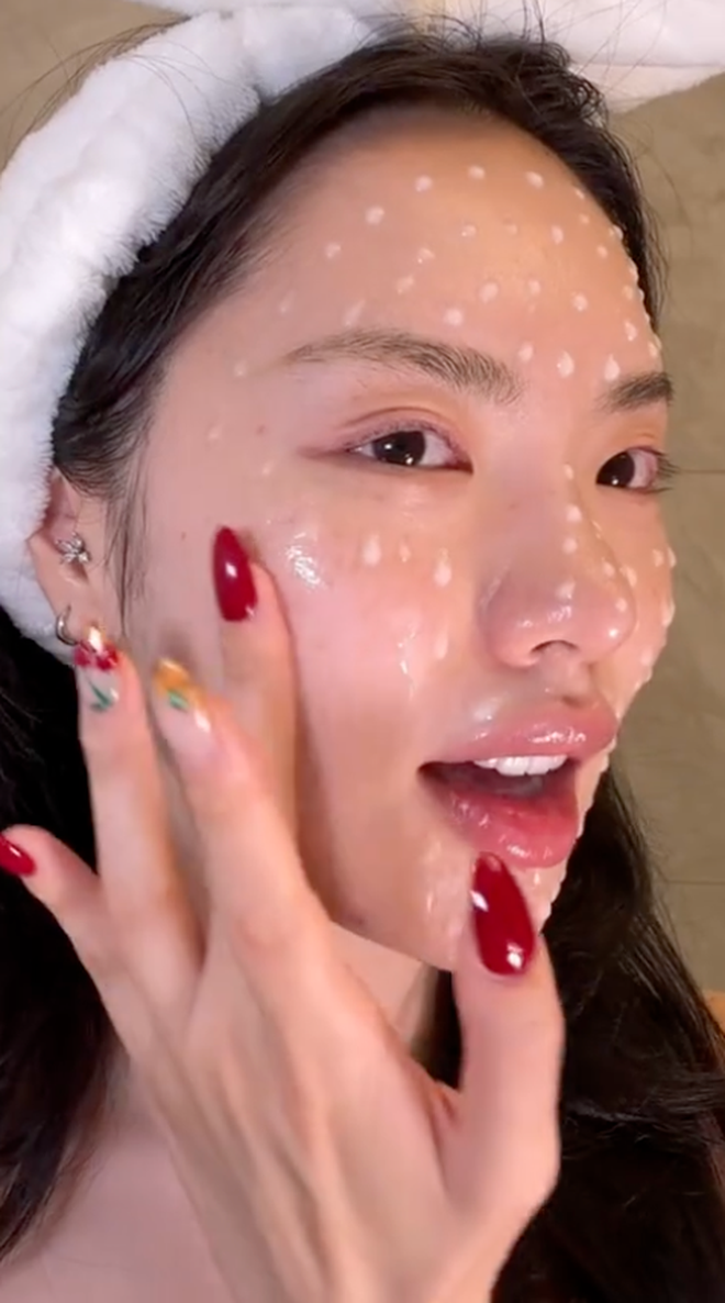 12 sản phẩm l&agrave;m đẹp viral nhất MXH 2025: Kh&ocirc;ng thử th&igrave; th&ocirc;i, thử rồi l&agrave; d&iacute;nh- Ảnh 21.