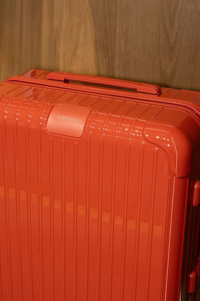 "Terracotta & Clay" - Rimowa tr&igrave;nh l&agrave;ng bộ sưu tập cho m&ugrave;a lễ hội đa sắc- Ảnh 2.