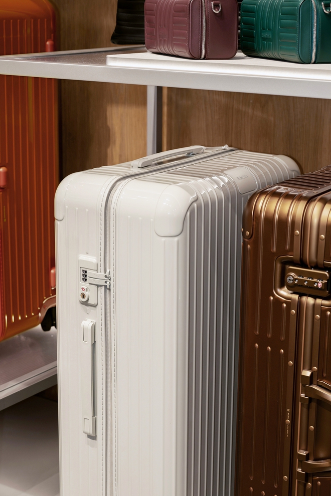 "Terracotta & Clay" - Rimowa tr&igrave;nh l&agrave;ng bộ sưu tập cho m&ugrave;a lễ hội đa sắc- Ảnh 3.