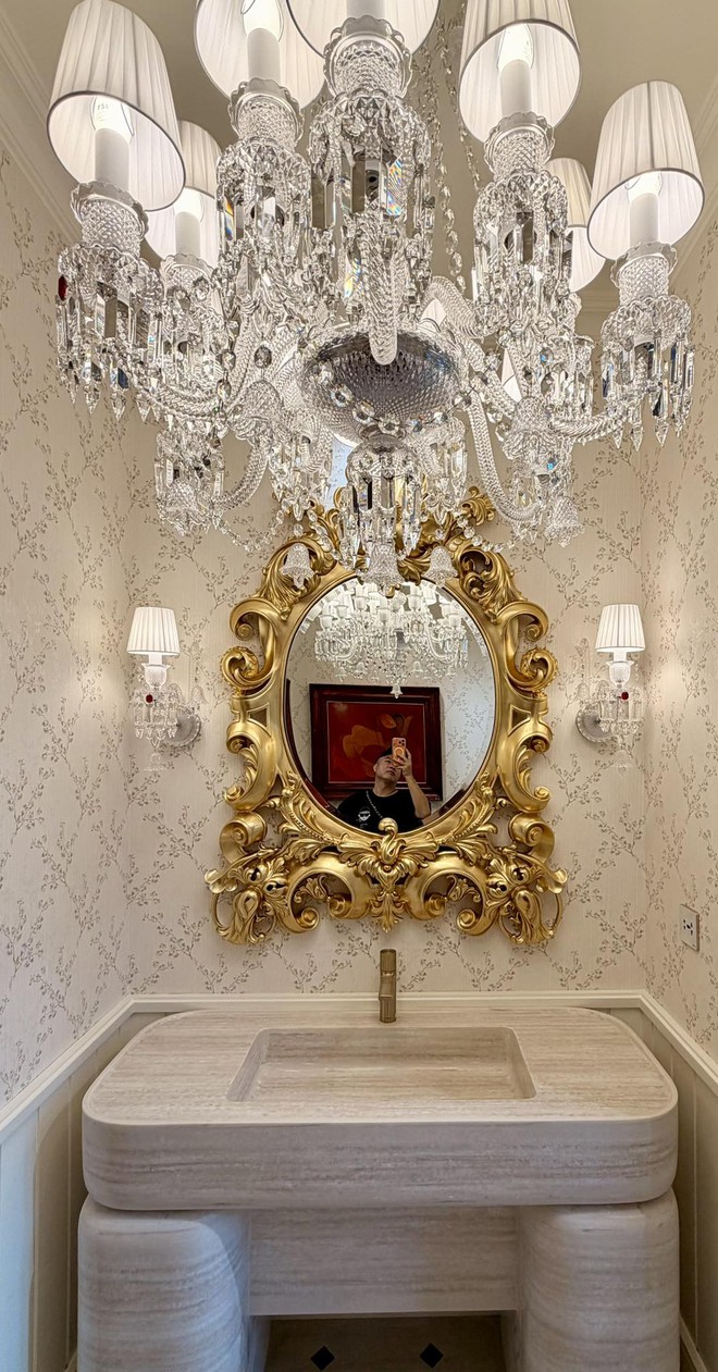 Nh&acirc;n vật đ&igrave;nh đ&aacute;m showbiz khoe biệt thự 2000m2 ở TP.HCM khi bị đồn ngh&egrave;o, phải livestream mưu sinh- Ảnh 5.