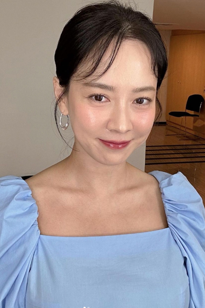 Mỹ nh&acirc;n phim Sex is Zero U50 da căng mọng, đẹp gợi cảm: Tiết lộ 2 m&oacute;n nước gi&agrave;u collagen d&ugrave;ng h&agrave;ng ng&agrave;y để trẻ l&acirc;u, loại số 1 bếp nh&agrave; n&agrave;o cũng c&oacute;- Ảnh 4.