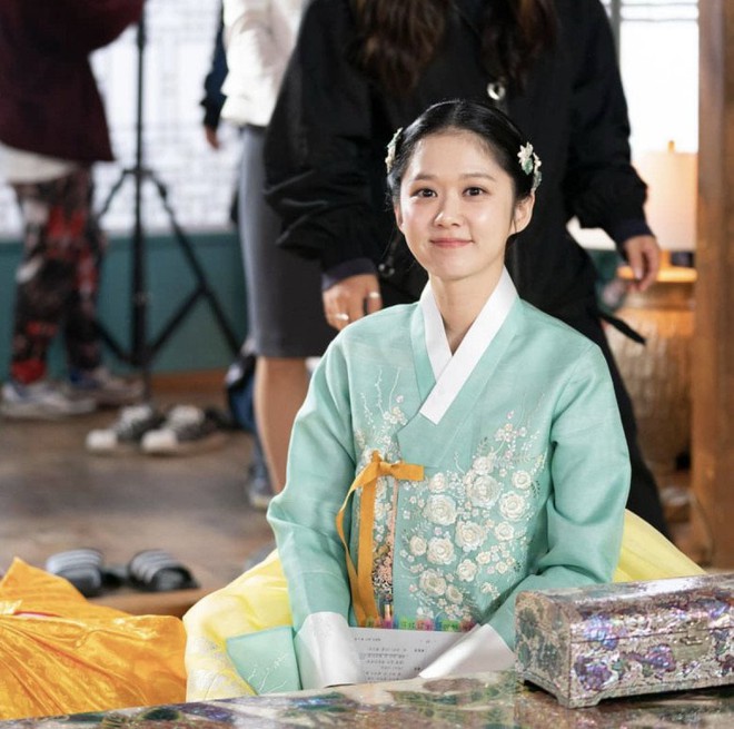 Jang Na Ra U45 "chống gi&agrave;" đỉnh của ch&oacute;p, l&agrave;n da căng mọng collagen nhờ 1 loại rau bạt ng&agrave;n chợ Việt- Ảnh 1.